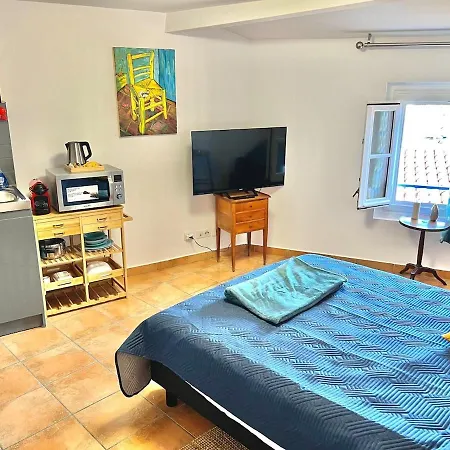 Meuble-vue Mer-vieux Hyeres- Centre Medieval Coeur De Apartmán