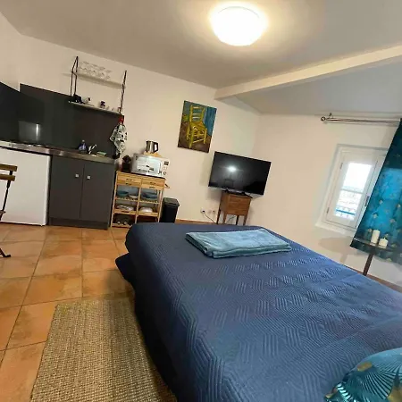 Appartement Meublé-vue Mer-vieux Hyères- Centre Médiéval Coeur De